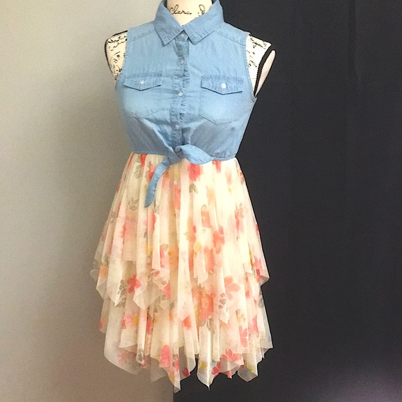 Denim dress with flow - Picture 1 of 3